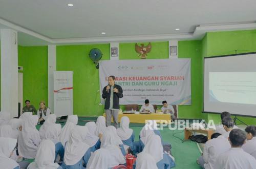 Pondok Pesantren dan Masa Depan: Pendidikan atau Pelayanan?