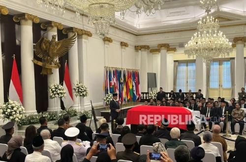 Menlu Sugiono Kehilangan Sosok Gigih Dubes Agus Widjojo