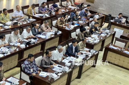 Pemerintah Kucurkan Rp 1,8 Triliun ke PT KAI untuk Pengadaan Trainset