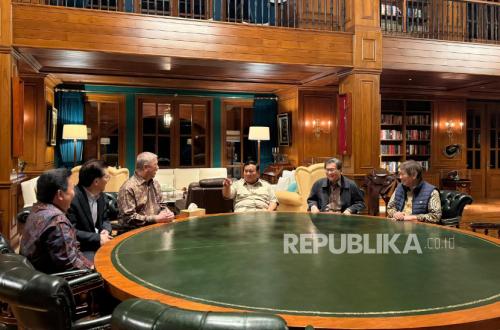 Teddy Jelaskan Isi Percakapan Prabowo dan 5 Pengusaha Besar Sampai Larut Malam