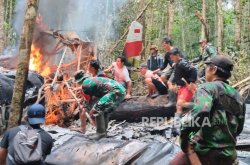 TNI Evakuasi Insiden Pesawat Pelita Air, Pilot Dipastikan Meninggal