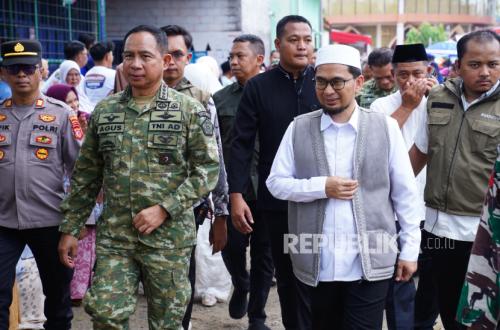 Panglima TNI dan UAH Gelar Kajian Ramadan di Masjid Baret Hijau