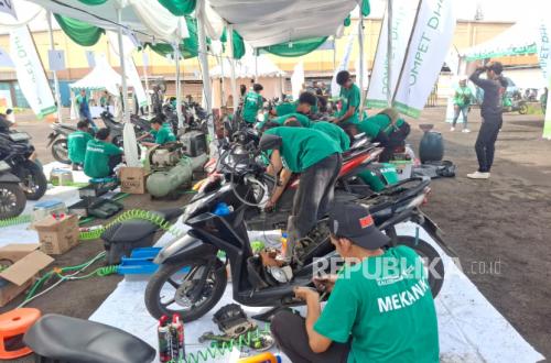 Berkah Ramadhan, Dompet Dhuafa Servis Gratis 1.447 Motor Ojol