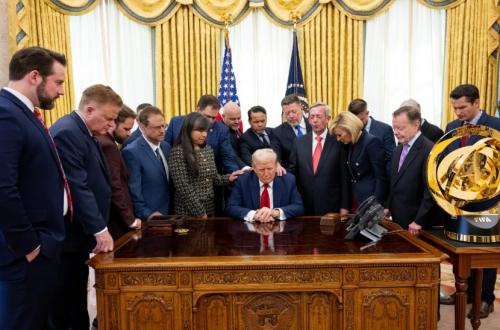 Para Ekstremis Kristen di Balik Serangan Trump ke Iran