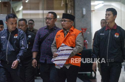 KPK Tahan Yaqut, Banser Bakar-Bakar di Depan Gedung KPK