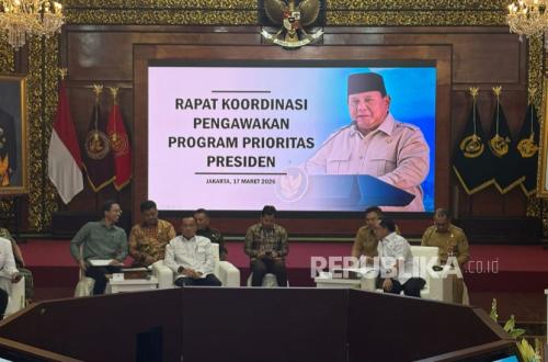 Mensesneg: Pemerintah Kaji Efisiensi ASN Imbas Perang