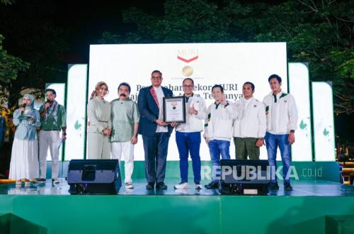 Rekor Muri Berkat Masak 1.447 Porsi Opor Ayam di Satu Lokasi