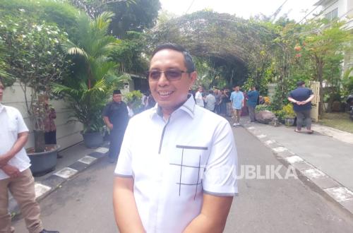 Di Solo, Hasan Nasbi Klaim Stok BBM Dalam Negeri Aman