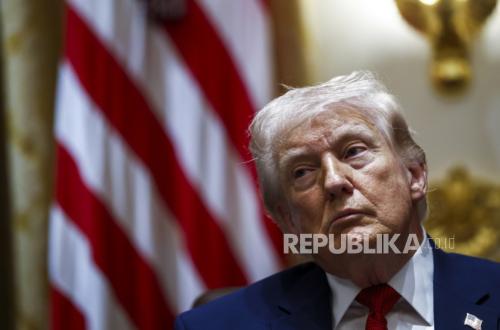 Trump Mau “Nyerah”? Serangan ke Iran Dihentikan, Selat Hormuz Dibiarkan