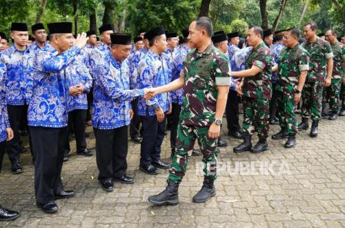 Panglima Berangkatkan Umroh Ratusan Prajurit dan ASN TNI