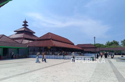 Benarkah Nabi Pernah Melarang Perempuan ke Masjid? Ternyata, Hadis Shahih Berkata Lain