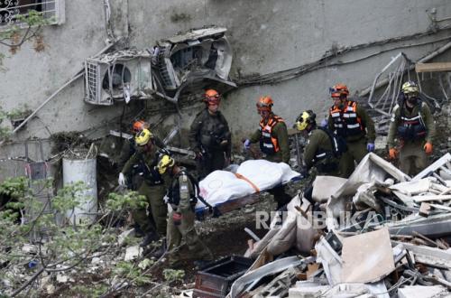 Iran, Hizbullah, Houthi Serentak Serang Habis-Habisan Israel