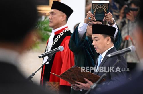 Momen 6 Hari Lalu Dilantik Presiden, Ketua Ombudsman RI Kini Ditangkap Kejagung