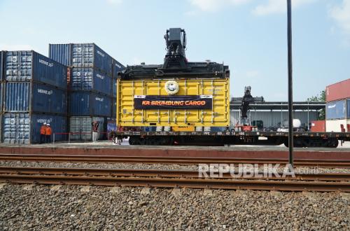 PT KAI Resmikan Operasi Kereta Brumbung Cargo Relasi Demak-Jakarta