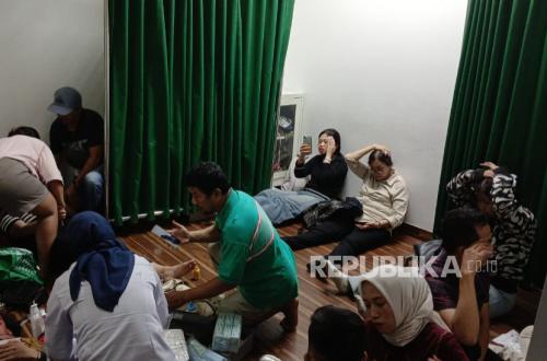 BREAKING NEWS: KRL Diseruduk Kereta di Bekasi Timur, Banyak Penumpang Terjepit