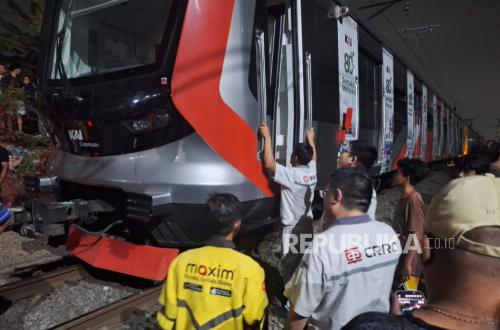 MTI Sebut Insiden Taksi Green SM Terjadi 35 Menit Sebelum Tabrakan Kereta