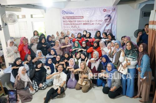 Puluhan Perempuan di Tegal dan Karawang Dilatih dan Diberi Bantuan Modal Usaha