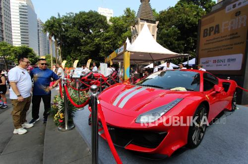 BPA Kejagung Pamerkan Mobil Mewah yang akan Dilelang di GBK