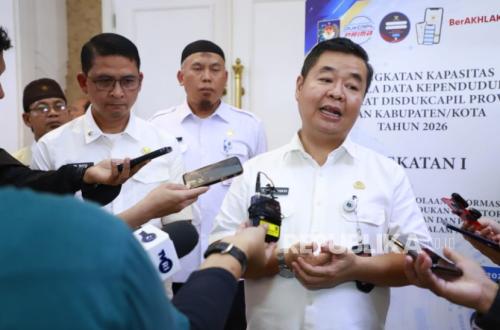 Dirjen Dukcapil Klarifikasi Kabar Larangan Fotokopi dan Check In Pakai KTP-El