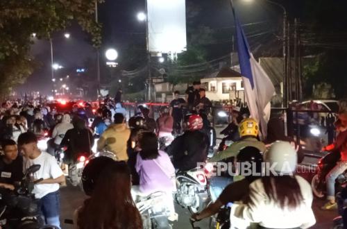 Bobotoh Tumpah Ruah di Jalanan Kota Bandung Rayakan Kemenangan Persib di BRI Super League
