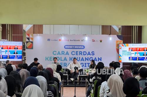 Mahasiswa Unhas Diedukasi Pentingnya Literasi Keuangan