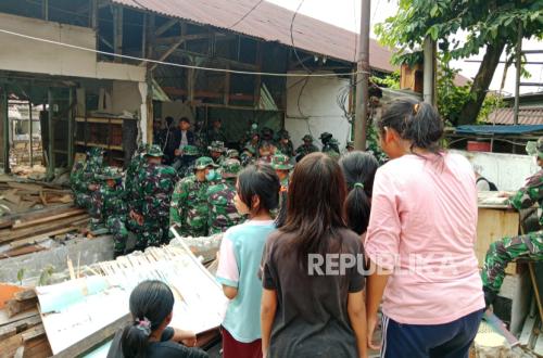 Mahasiswa Luka-Luka Kena Pukul Saat Tentara Eksekusi Lahan di Lenteng Agung