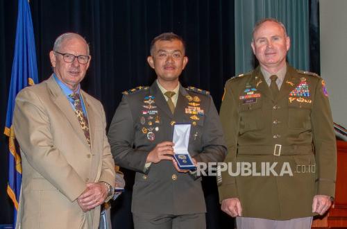 Raih Gelar Master Keempat dari US Army CGSC, Mayor Zulfikar Ikuti Jejak SBY