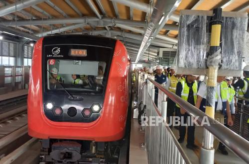 Proyek LRT Jakarta Fase 1B Capai 97,99 Persen, Siap Masuk Tahap Akhir