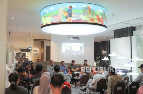 ILUNI UI Angkat Isu Lingkungan Lewat Bedah Novel Prahara di Lembah Parau