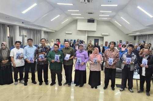 Buku Autobiografi Berbasis Teori Ilmiah Dibedah di UI