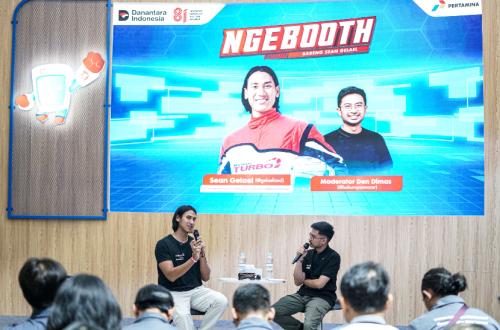 Sean Gelael Berbagi Cerita Dunia Balap di GIIAS, Booth MyPertamina Diserbu Pengunjung
