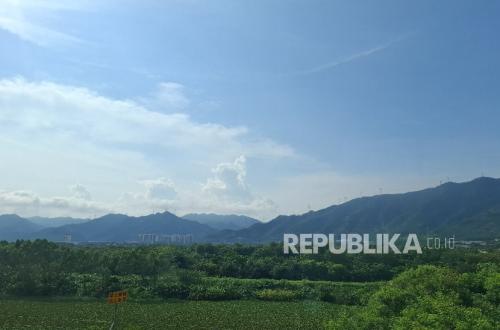 Pembangunan Pedesaan Ala China: Kota Kuno Jadi Resort Megah, Hingga Bertani di Bawah Panel Surya