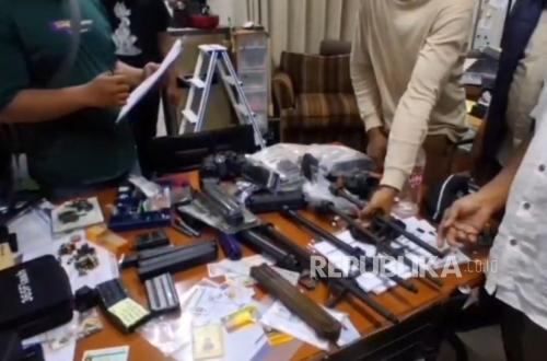 Terungkap, Pemilik 995 Senjata di Sekolah Yayasan Pondok Pinang