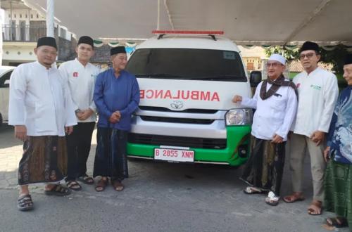 Bahrul Ulum Tambakberas Terima Wakaf Ambulans, Siap Layani Peserta Muktamar NU