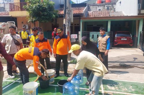 Kemarau Panjang, 339 Ribu Liter Air Bersih Disalurkan ke Warga