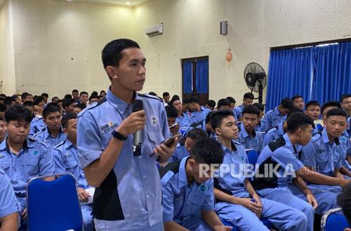 PLN UP2B Bali Edukasi Siswa SMK tentang Budaya Aman Berlistrik
