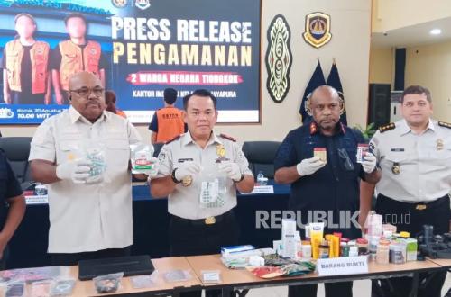 Imigrasi Deportasi 2 WN China yang Berburu Satwa Dilindungi di Papua