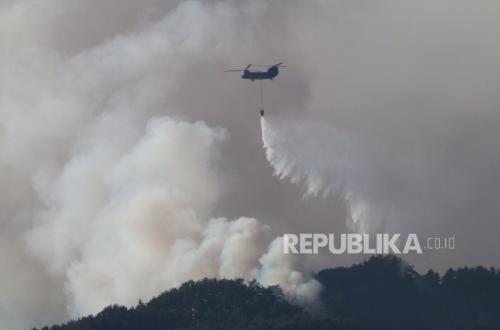 Kemenhan Jepang Kirim Tiga Helikopter Chinook Bantu Atasi Karhutla di Kalimantan