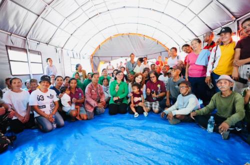 Volunteers Help Children in East Nusa Tenggara Recover from Earthquake Trauma