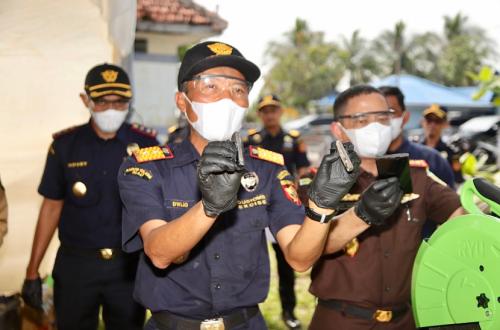 Dari HP Bekas hingga Rokok Ilegal, Bea Cukai Bengkalis Musnahkan Barang Ilegal Senilai Rp 5,9 Miliar