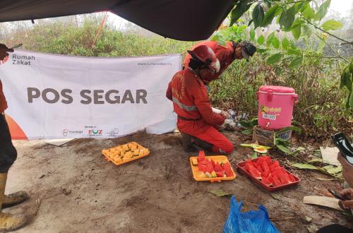 Rumah Zakat Hadirkan Pos Segar dan Multivitamin untuk Petugas Karhutla