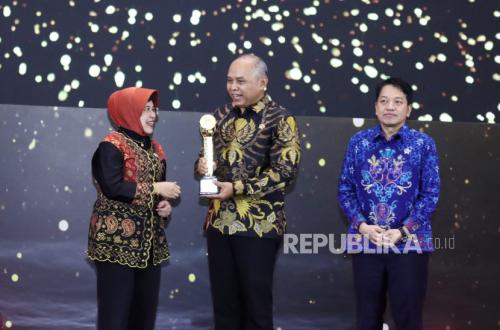 Terima Penghargaan BPS, BSSN Sebut Digitalisasi Pemerintahan Mutlak Harus Dilakukan