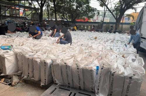 Bea Cukai Banjarmasin dan TNI Gagalkan Pengangkutan 4,2 Juta Batang Rokok Ilegal di Mantuil