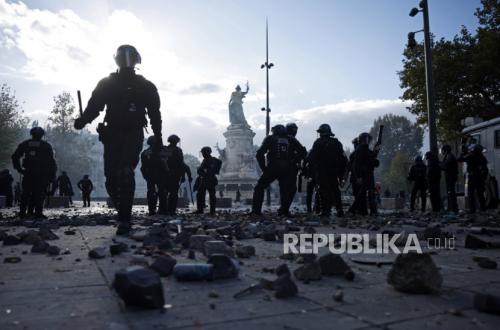 Prancis Kerahkan Militer untuk Amankan Demonstrasi