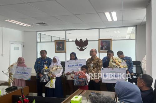 Tragedi Bantargebang, Ahli Waris Terima Santunan BPJS Ketenagakerjaan