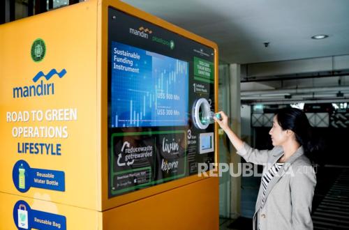 Dorong Ekonomi Sirkular Ala Bank Mandiri, Setor Botol Plastik Bisa Jadi Poin Digital