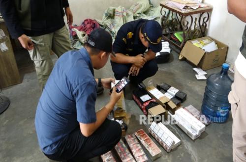 Bea Cukai Cilacap Gagalkan Pengiriman 2.000 Batang Rokok Ilegal Melalui Jasa Ekspedisi