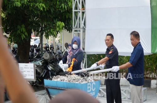 Pemusnahan 8,9 Juta Batang Rokok Ilegal di Kudus Cegah Kerugian Negara Rp 8,6 Miliar