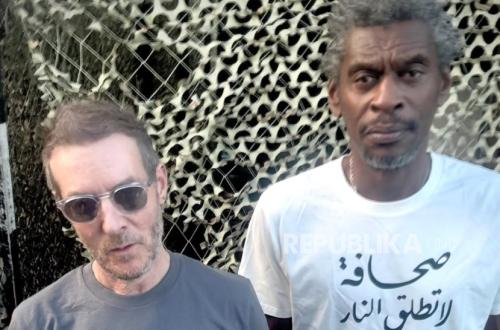 Massive Attack Diperiksa Otoritas Singapura Imbas Kibarkan Bendera Palestina Saat Manggung