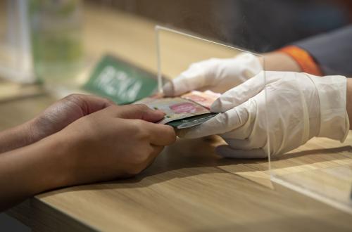 Arsitektur Hukum Ekonomi dan Keuangan Syariah Indonesia, Memudahkan Rakyat Kecil Tersenyum Bahagia